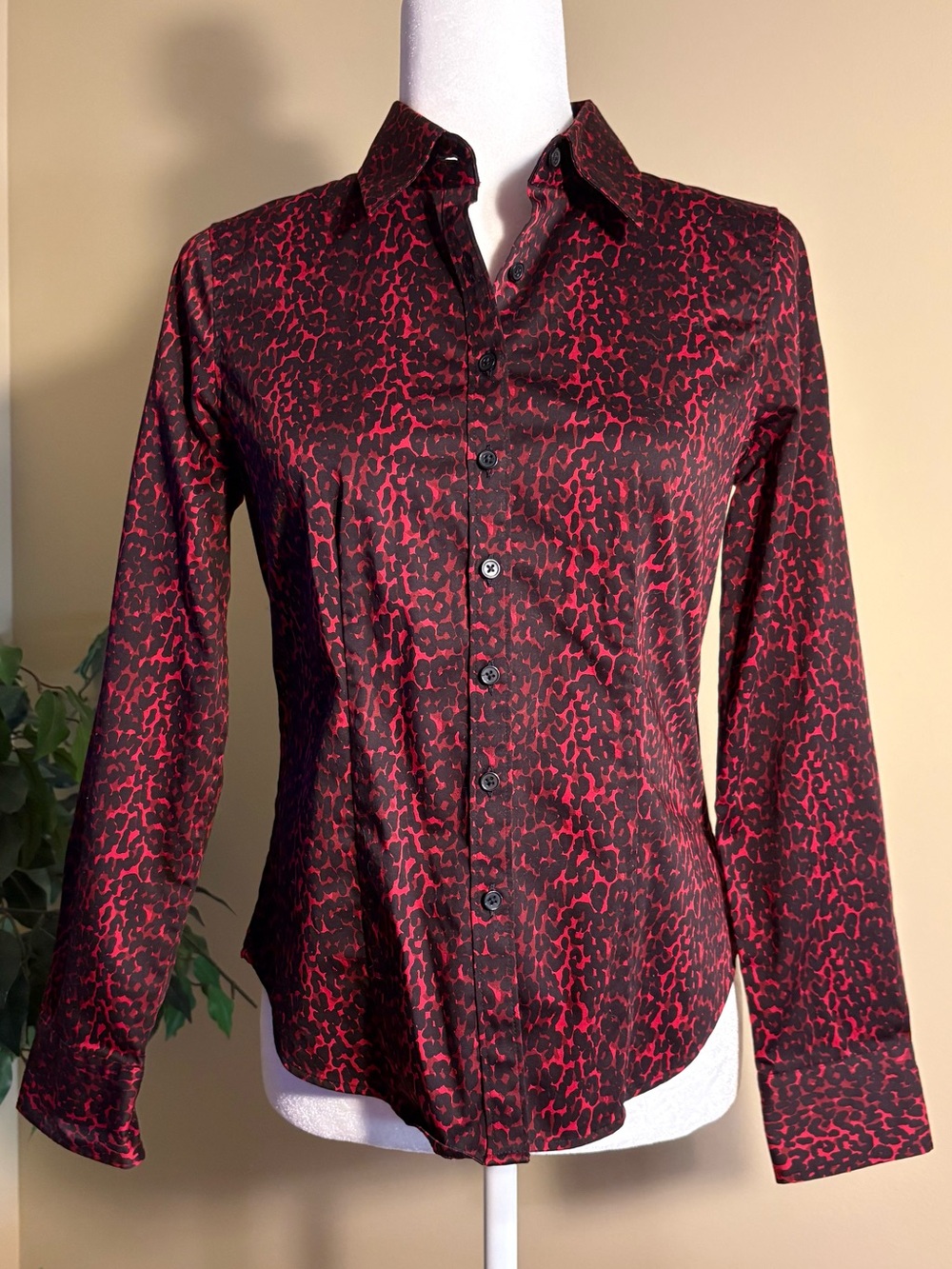 Talbots Petites Red and Black Animal Print Long Sleeve Button Down Shirt, Size 4